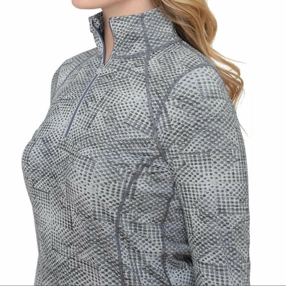 Kirkland Signature Gray Zip Up Sweater with Textured Design - Picture 6 of 7